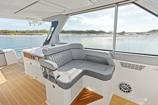 43ft Regal Yacht For Sale