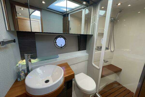 Tiara Yachts C53 Coupe Yacht For Sale