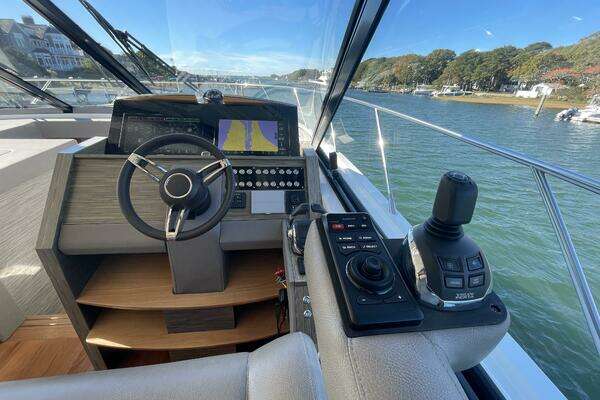 Tiara Yachts C53 Coupe Yacht For Sale