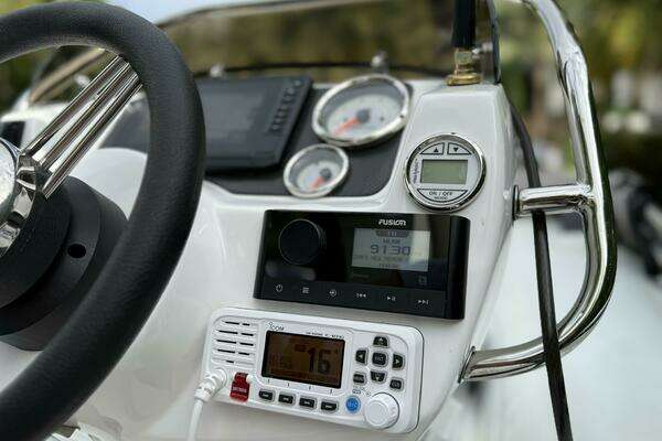 Photo of the 2024 Walker Bay Generation 360 DLX