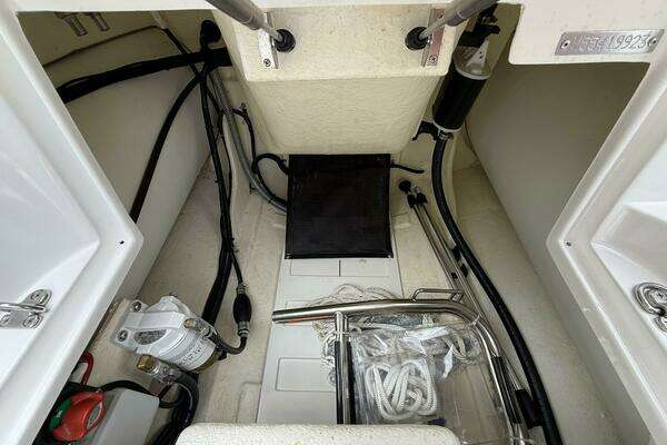 Photo of the 2024 Walker Bay Generation 360 DLX