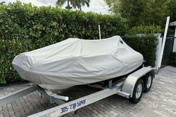 Photo of the 2024 Walker Bay Generation 360 DLX