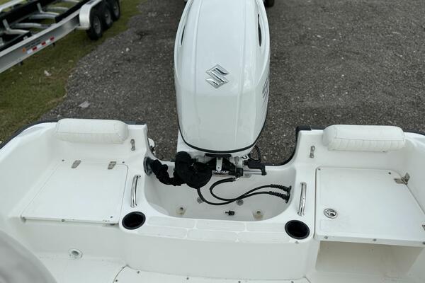 19ft Boston Whaler Yacht For Sale