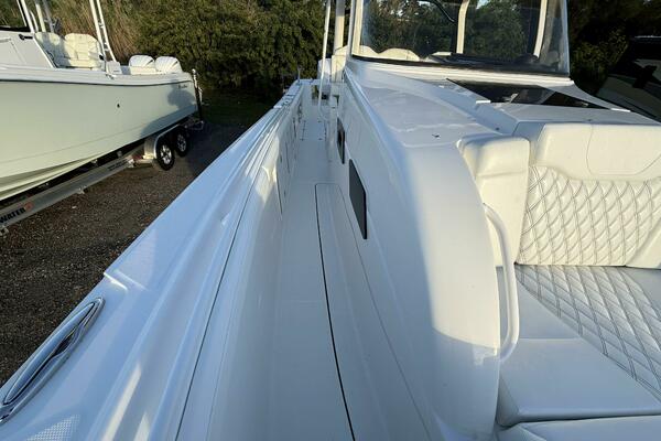 37ft Edgewater Yacht For Sale