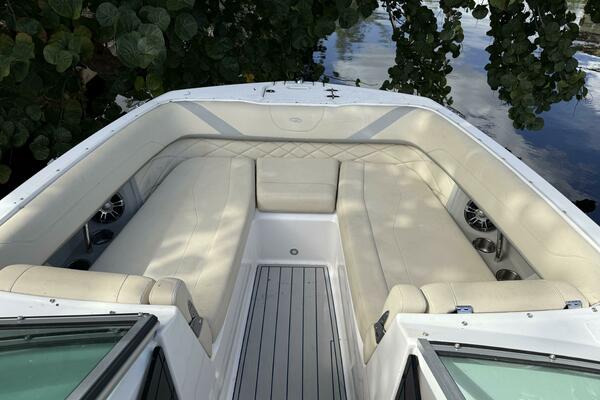 27ft Regal Yacht For Sale