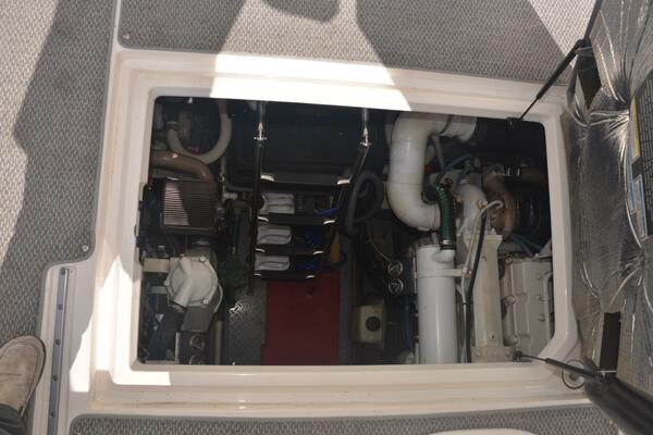 Sea Ray 46 4 RICH-SHER OR POORER - Engine Room