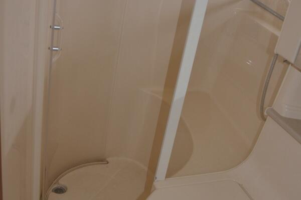 Sea Ray 46 4 RICH-SHER OR POORER - Master Ensuite Head