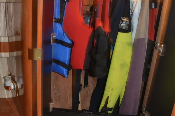 Sea Ray 46 4 RICH-SHER OR POORER - Master Stateroom