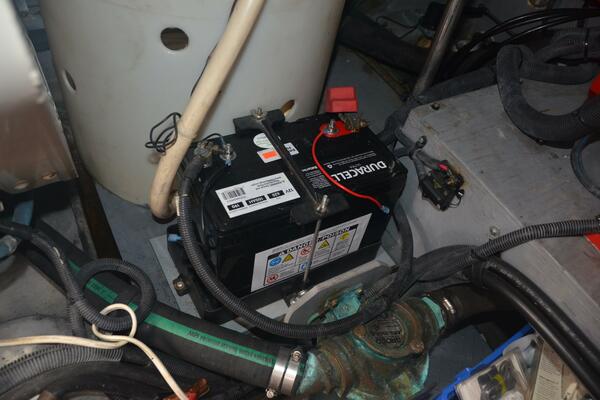 Sea Ray 46 4 RICH-SHER OR POORER - Engine Room