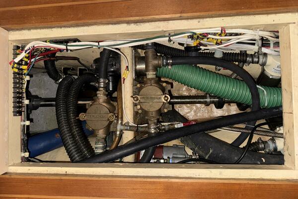 Fleur De Lys 43ft Hans Christian Yacht For Sale