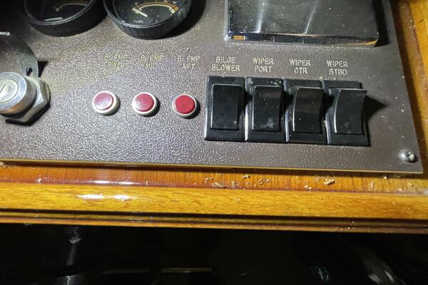 Helm Bilge and Wiper Control Panel – Egg Harbor 40