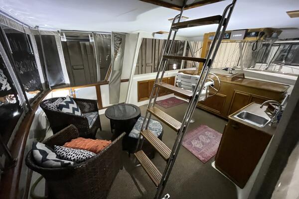 Enclosed Aft Deck Lounge with Helm Access – 1986 Egg Harbor 40