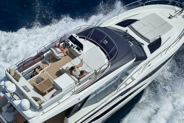 2026 49 Prestige F4 Flybridge - Flybridge Overview Sistership