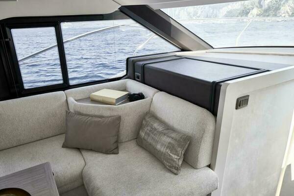 2026 49 Prestige F4 Flybridge - Salon/Dinette Sistership