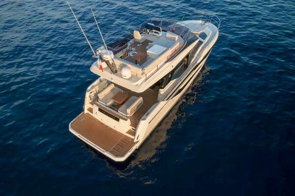 2026 49 Prestige F4 Flybridge - Transom Profile Sistership