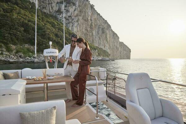 2026 49 Prestige F4 Flybridge - Flybridge Sistership