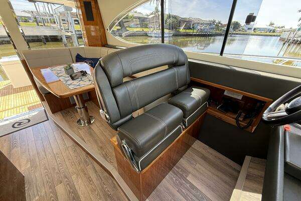 Riviera 395 SUV Yacht For Sale