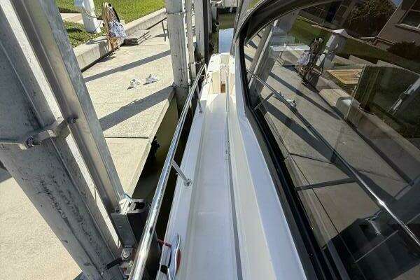 Riviera 395 SUV Yacht For Sale