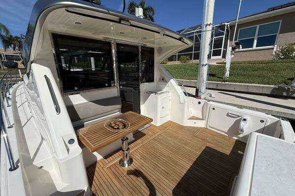 Riviera 395 SUV Yacht For Sale
