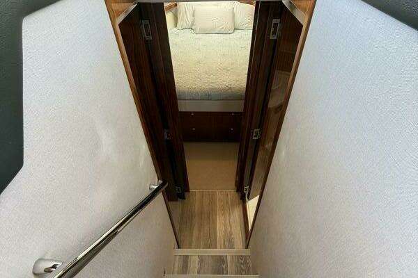 Riviera 395 SUV Yacht For Sale