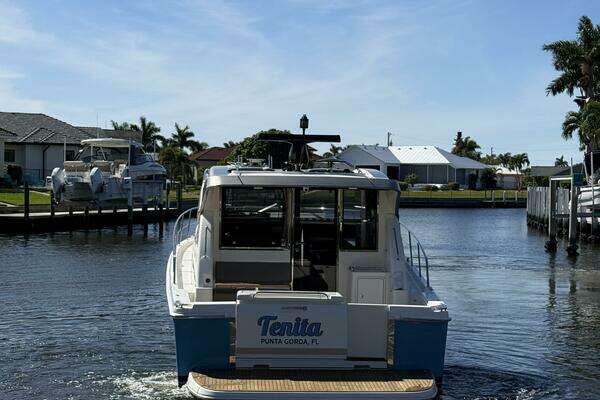 Riviera 395 SUV Yacht For Sale