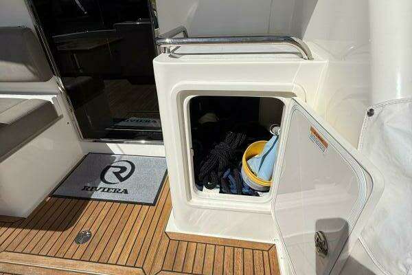 Riviera 395 SUV Yacht For Sale