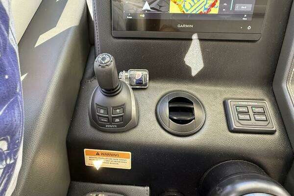 Riviera 395 SUV Yacht For Sale