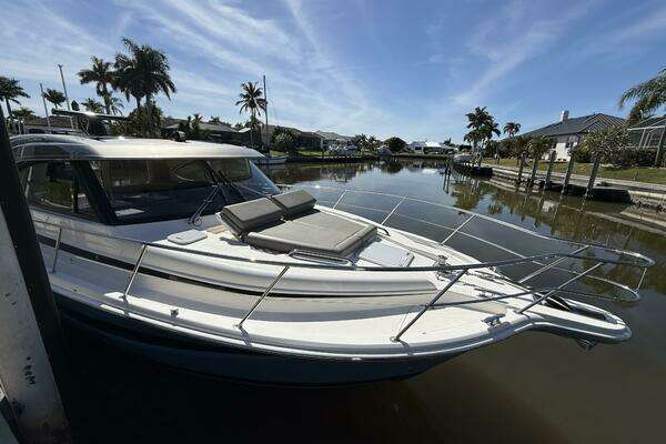 Riviera 395 SUV Yacht For Sale