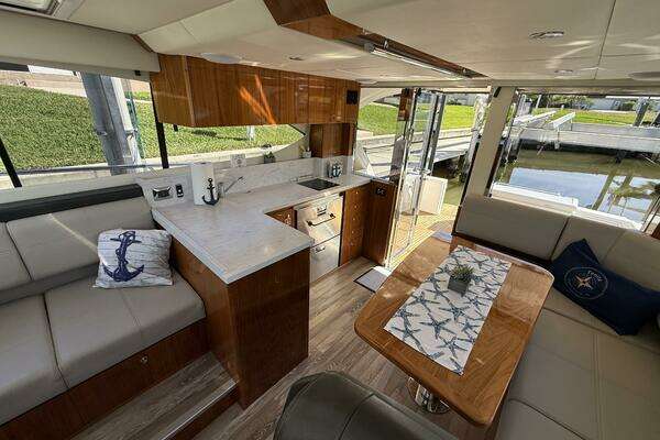 Riviera 395 SUV Yacht For Sale