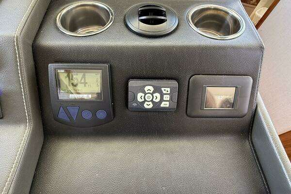 Riviera 395 SUV Yacht For Sale