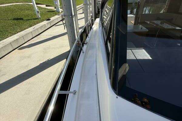 Riviera 395 SUV Yacht For Sale