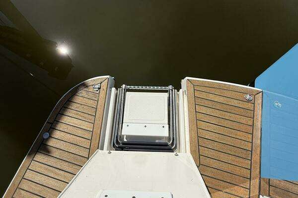 Riviera 395 SUV Yacht For Sale