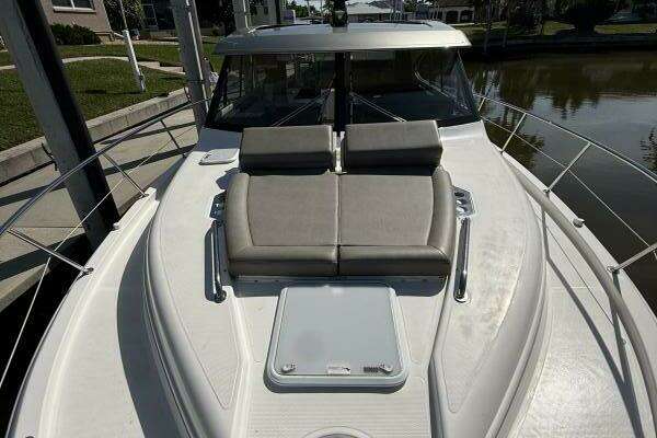 Riviera 395 SUV Yacht For Sale