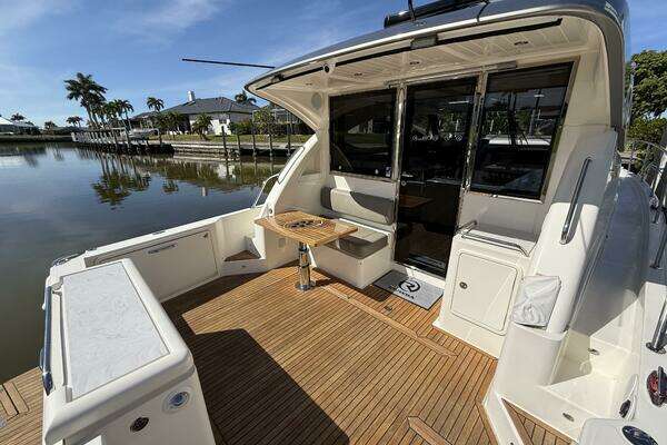 Riviera 395 SUV Yacht For Sale