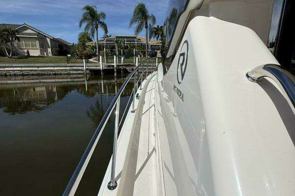 Riviera 395 SUV Yacht For Sale