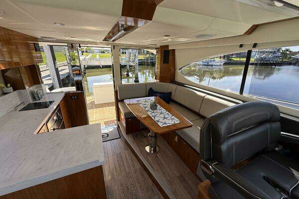 Riviera 395 SUV Yacht For Sale