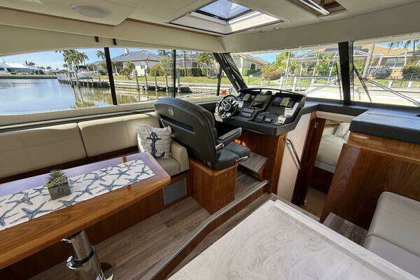Riviera 395 SUV Yacht For Sale