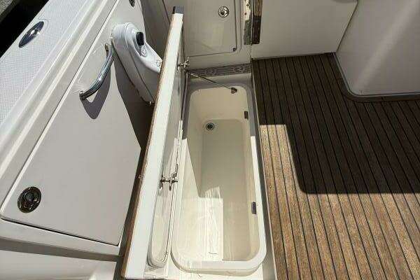 Riviera 395 SUV Yacht For Sale