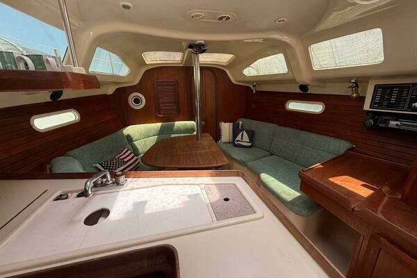 Photo of the 1995 Hunter 336 "Paper Chase"