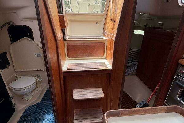 Photo of the 1995 Hunter 336 "Paper Chase"