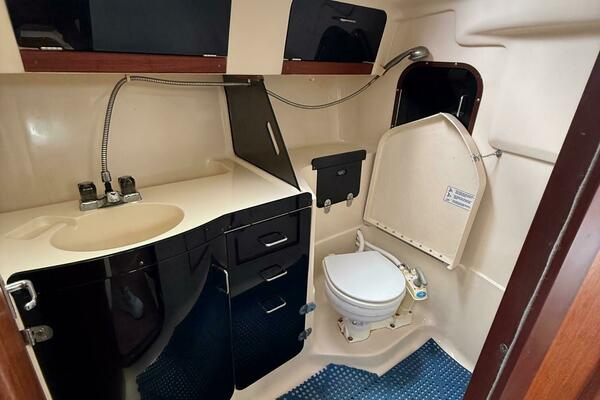 Paper Chase 34ft Hunter Yacht For Sale