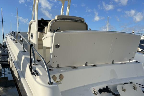 27ft Boston Whaler Yacht For Sale