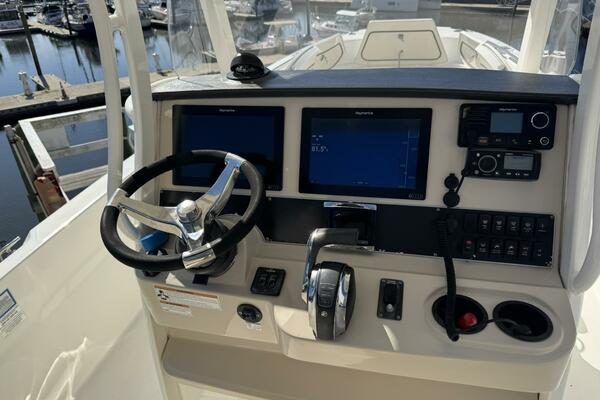 27ft Boston Whaler Yacht For Sale