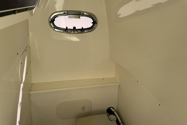 27ft Boston Whaler Yacht For Sale