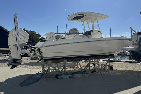 27ft Boston Whaler Yacht For Sale