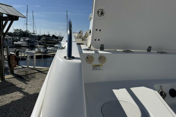27ft Boston Whaler Yacht For Sale