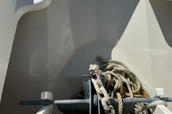 27ft Boston Whaler Yacht For Sale