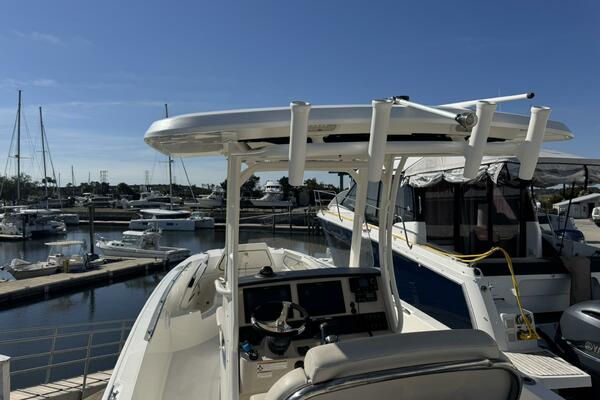 27ft Boston Whaler Yacht For Sale