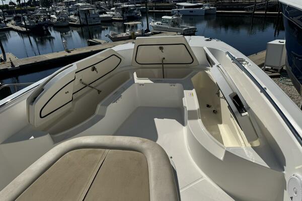 27ft Boston Whaler Yacht For Sale