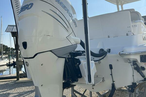 27ft Boston Whaler Yacht For Sale